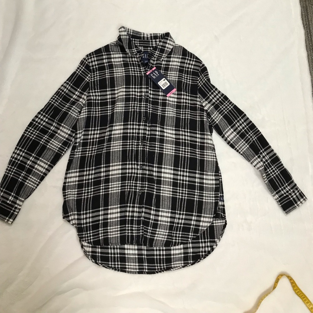 Gap Plaid Black and White button down
